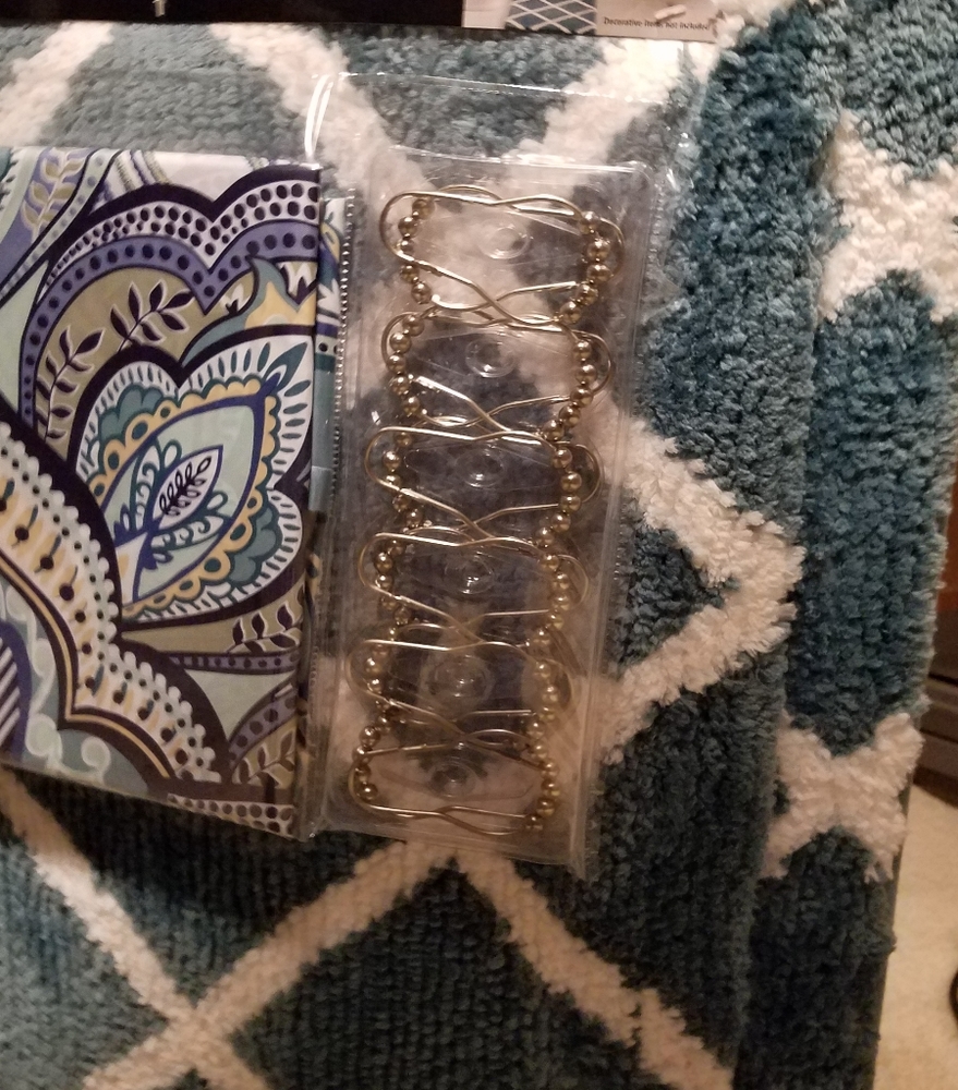 BATHROOM SET - Picture 2 of 4